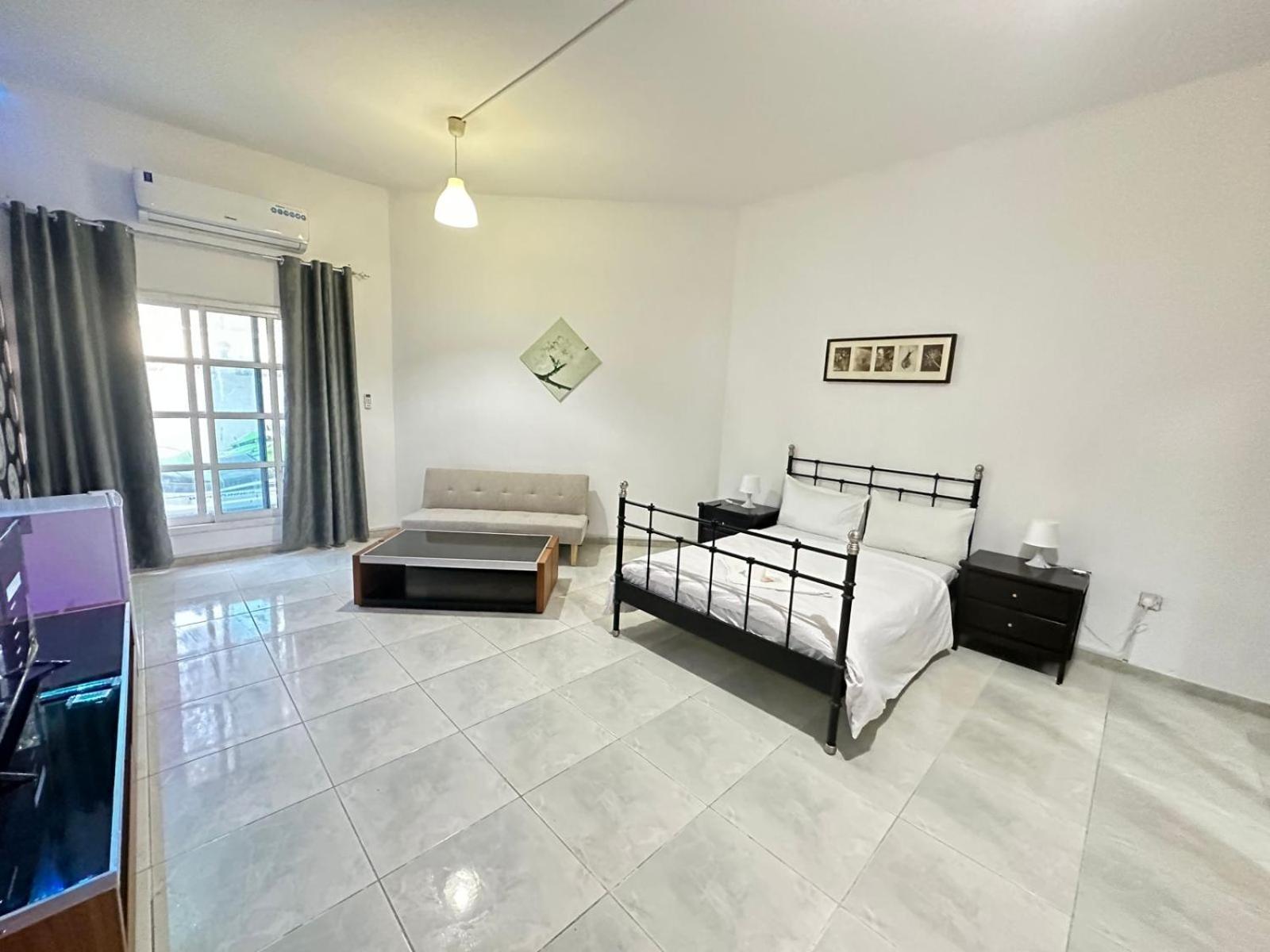 Comfortable Private Rooms In Compound Housing Dubai Exterior photo
